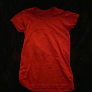 red lululemon swiftly tech